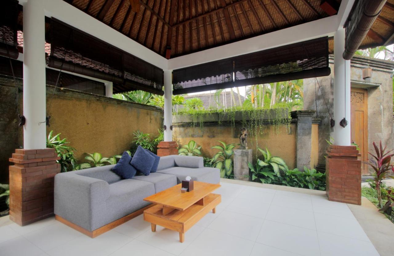 사가라 빌라 앤 스위트 발리 사누르 외부 사진 A bale in a villa in Bali