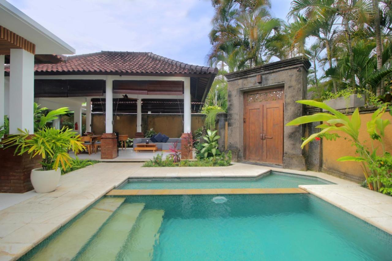 사가라 빌라 앤 스위트 발리 사누르 외부 사진 A villa in Bali, Indonesia