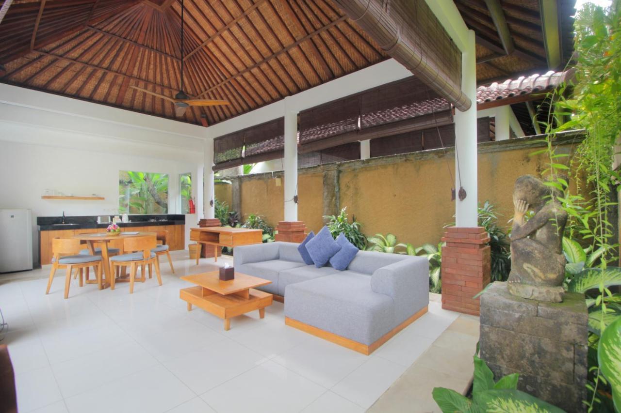 사가라 빌라 앤 스위트 발리 사누르 외부 사진 A villa in Bali