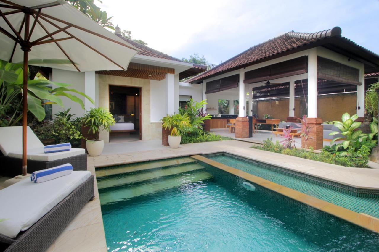사가라 빌라 앤 스위트 발리 사누르 외부 사진 A pool villa at the resort